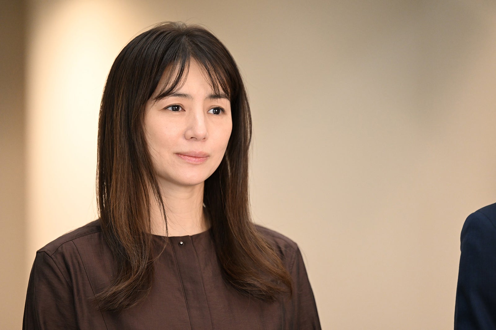 井川遥 「罠の戦争」第1話より（C）カンテレ