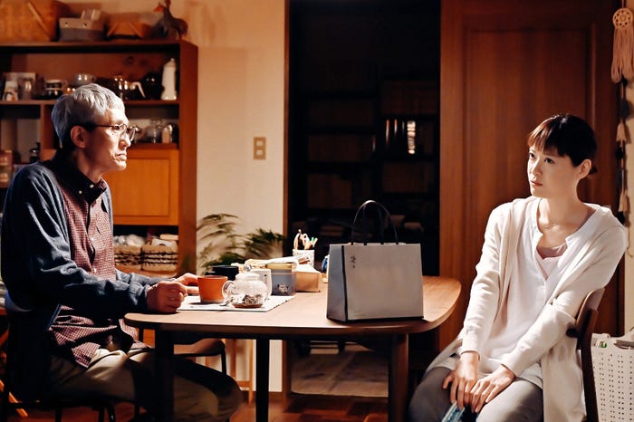 松重豊、上野樹里/「持続可能な恋ですか?~父と娘の結婚行進曲~」第2話より(C)TBS