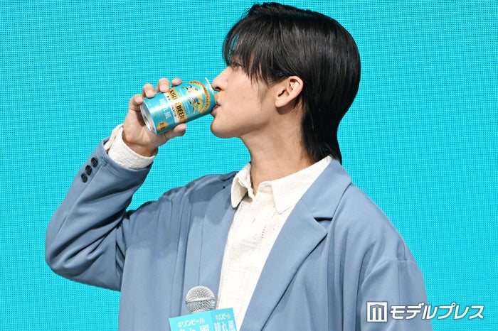 Snow Man目黒蓮、会見で飲みっぷり披露「本当に聞いてください」