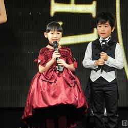 薫と友樹、たまにムック。(左から:芦田愛菜、鈴木福)