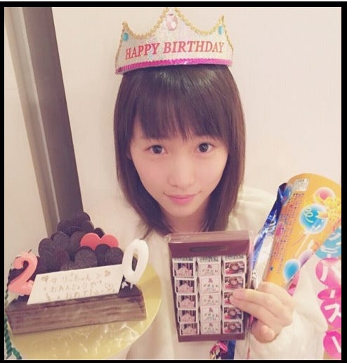 AKB48メンバーから誕生日を祝福される川栄李奈／オフィシャルブログより（Ameba）【モデルプレス】