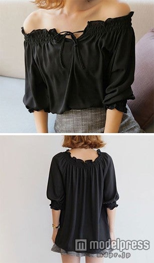 デコルテラインも美しい／画像提供：「PLATINUMshop」