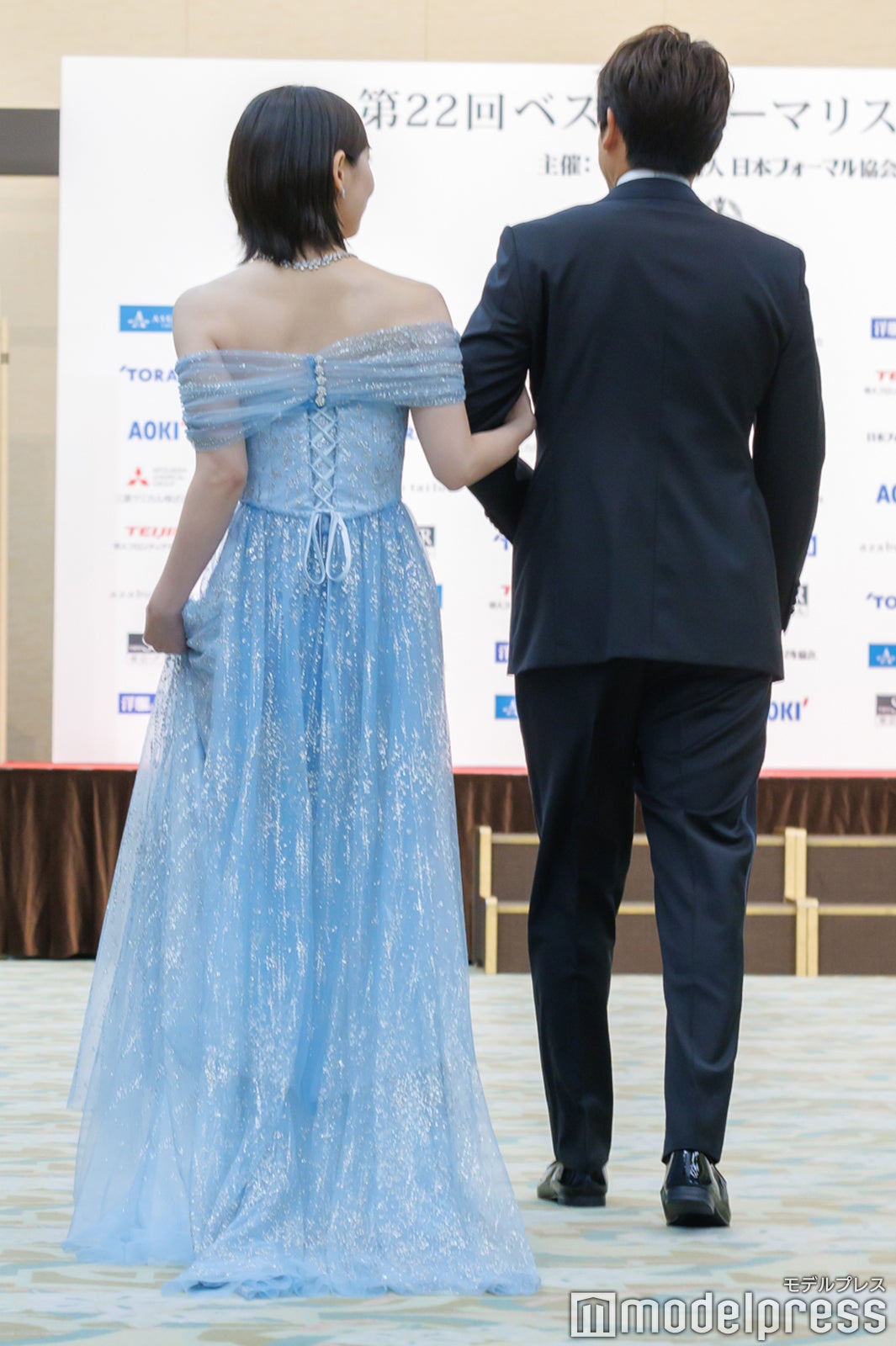 吉岡里帆、内田篤人（C）モデルプレス