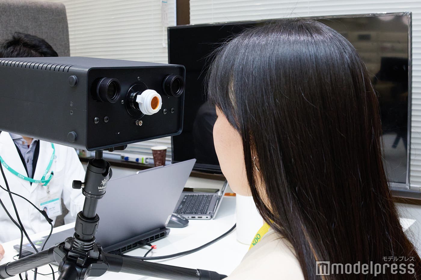 UVカメラ(C)モデルプレス