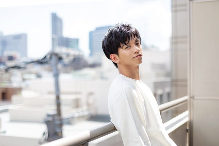 田中偉登/カメラマン:原田夕季、ヘアメイク:前田亜耶