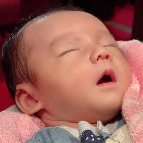 41歳で出産のmisono、自分にそっくり？愛息子の寝顔を公開「最高に天使」「可愛い」