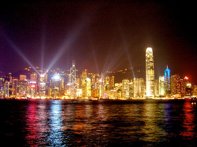 「シンフォニー・オブ・ライツ」／A Symphony of Lights by DoNotLick