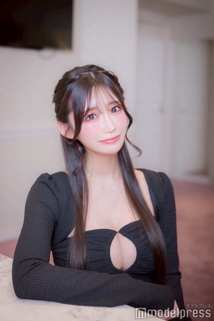 なお「NILS」(C)モデルプレス