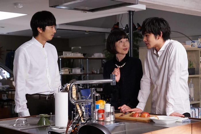 北村匠海、田島令子、眞島秀和/「隣の家族は青く見える」最終話より(C)フジテレビ