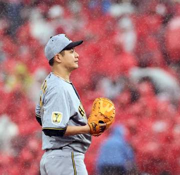 阪神・大竹 得意の広島戦で今季初登板も白星ならず 1時間遅れで試合開始＆約1時間の中断