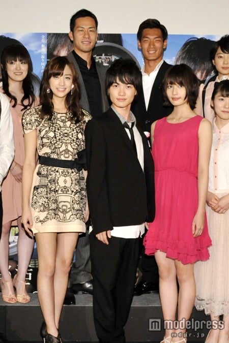 サッカー代表、ミニスカ「CanCam」モデルからおねだり　メロメロで宣言撤回