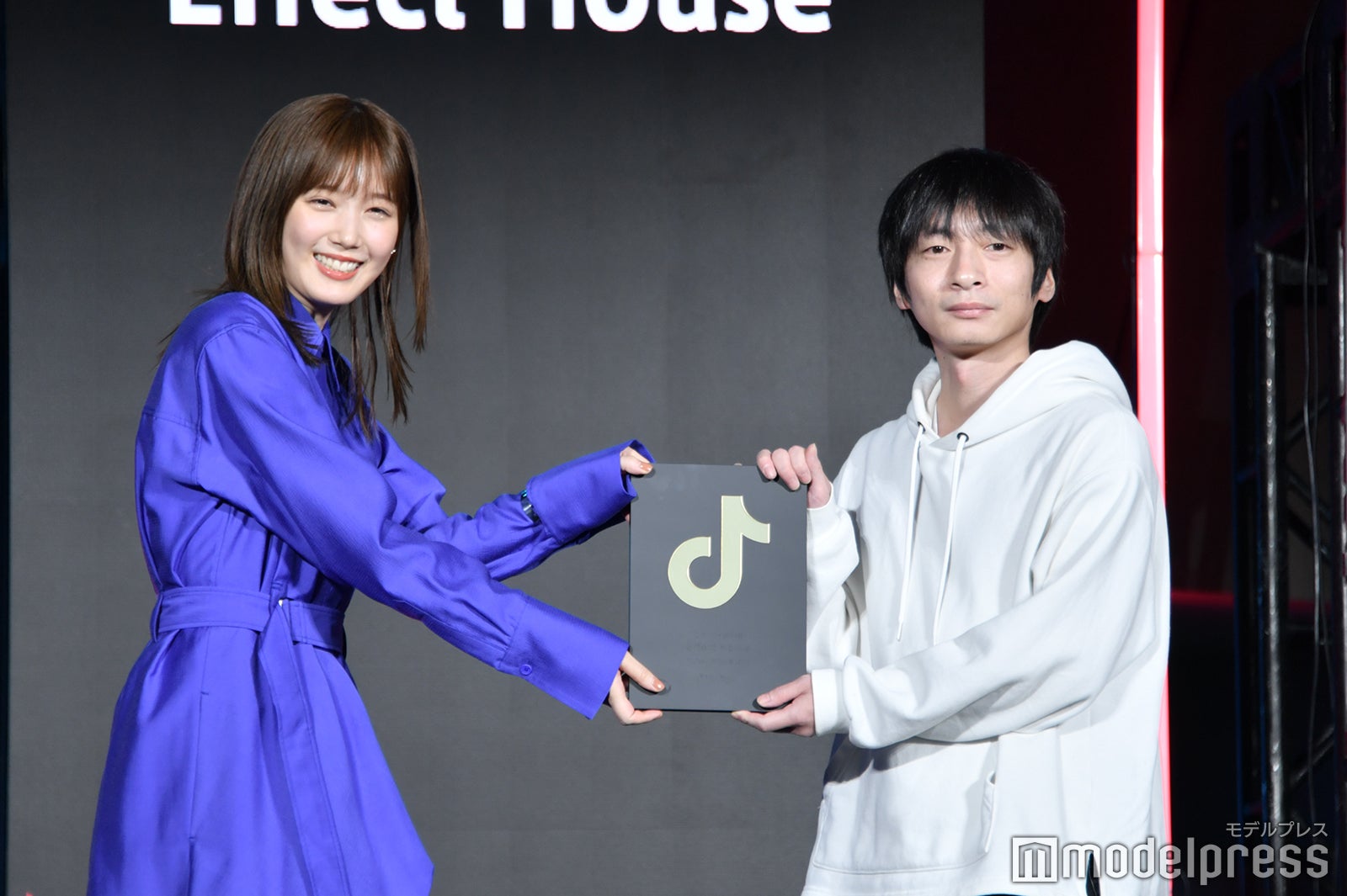 本田翼、ひろゆき （C）モデルプレス