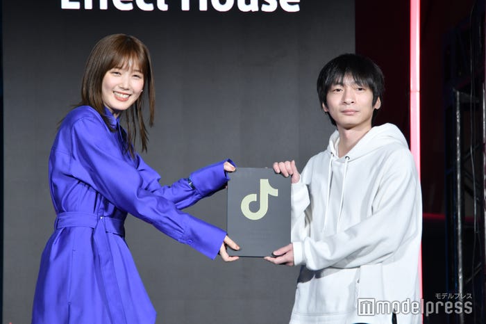 本田翼、ひろゆき (C)モデルプレス