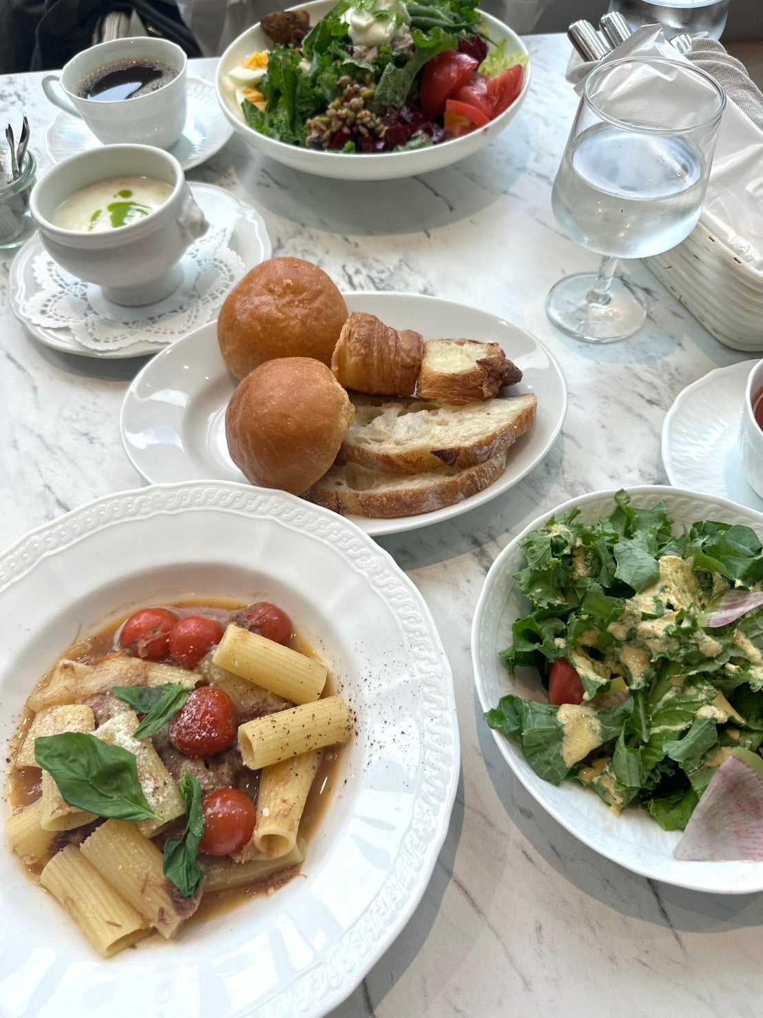 夢咲めろあ「厳選！おすすめカフェ紹介」（提供写真）