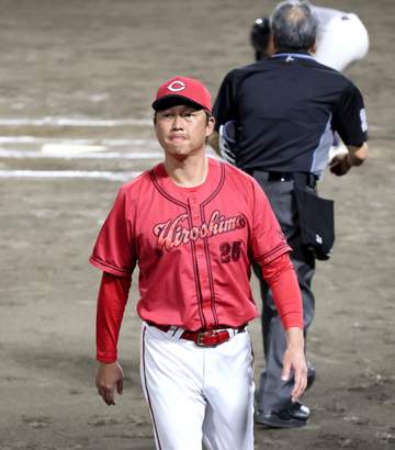 広島・新井監督「遠藤に任せているから」2イニング目の延長十二回に右腕がサヨナラ3ラン被弾も責めず 「随所にいいプレーがたくさんあった」と前向く
