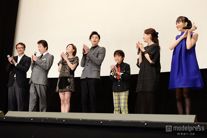 (左より)平川雄一朗監督、鹿賀丈史、広末涼子、岡田将生、巨勢竜也、木南晴夏、松井愛莉