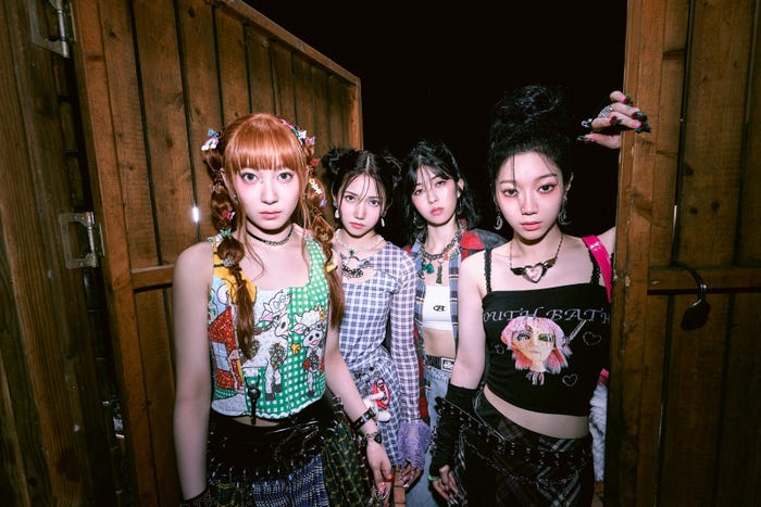 IS:SUE/(左から) RIN、NANO、YUUKI、RINO(C)LAPONE GIRLS