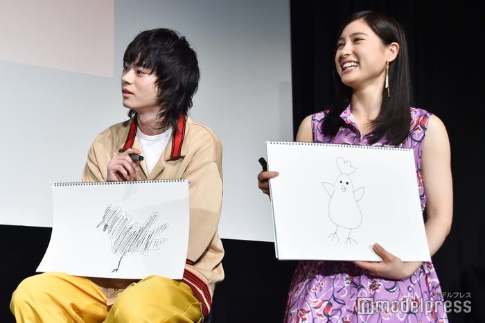 絵心対決、お題はにわとり/菅田将暉、土屋太鳳(C)モデルプレス