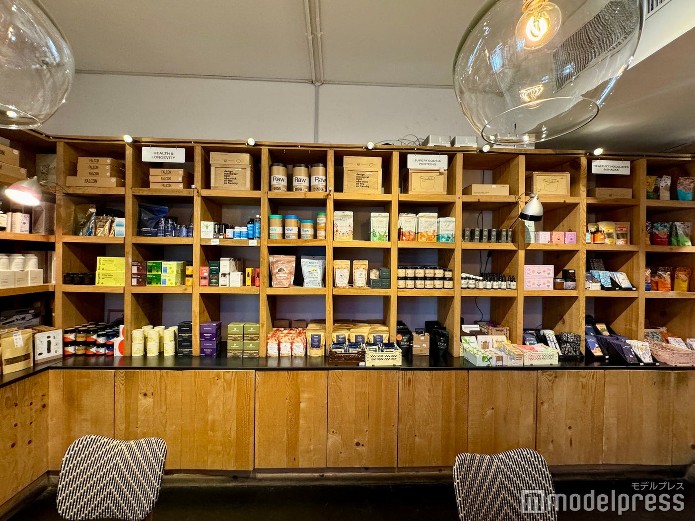 COMPTOIR 102(C)モデルプレス