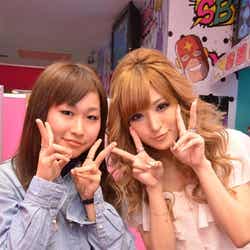 ファンと記念撮影するゆんころ