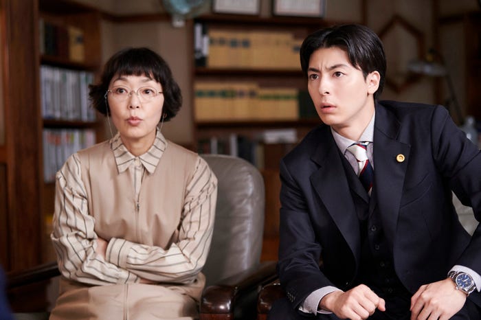 小林聡美、高杉真宙「法廷のドラゴン」第7話(C)「法廷のドラゴン」製作委員会