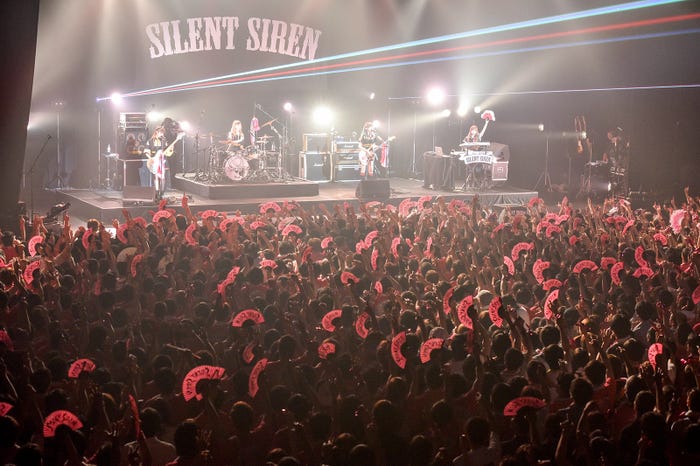 SILENT SIREN/撮影:Hajime Kamiiisaka