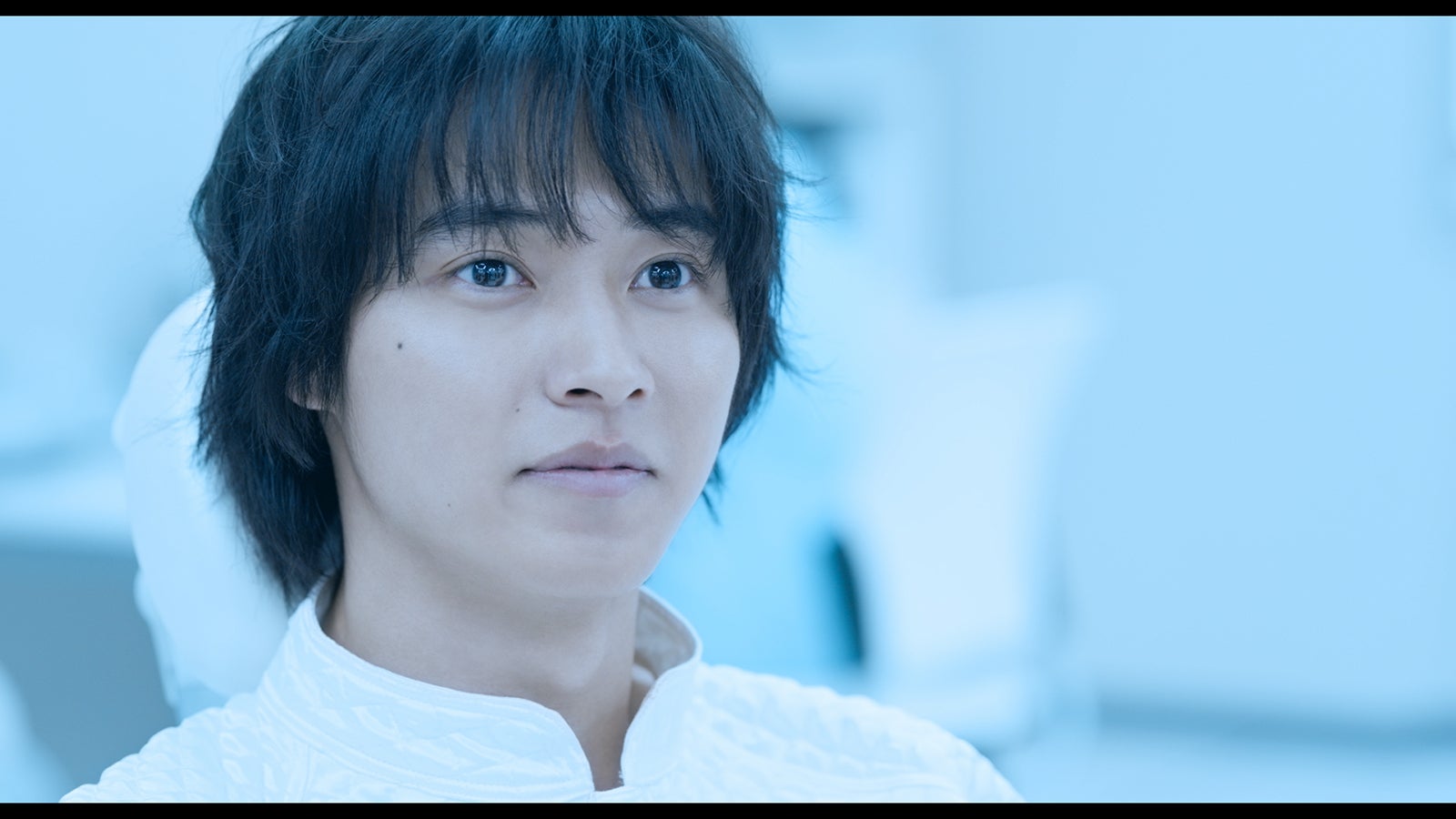 山崎賢人（C）2021「夏への扉」製作委員会