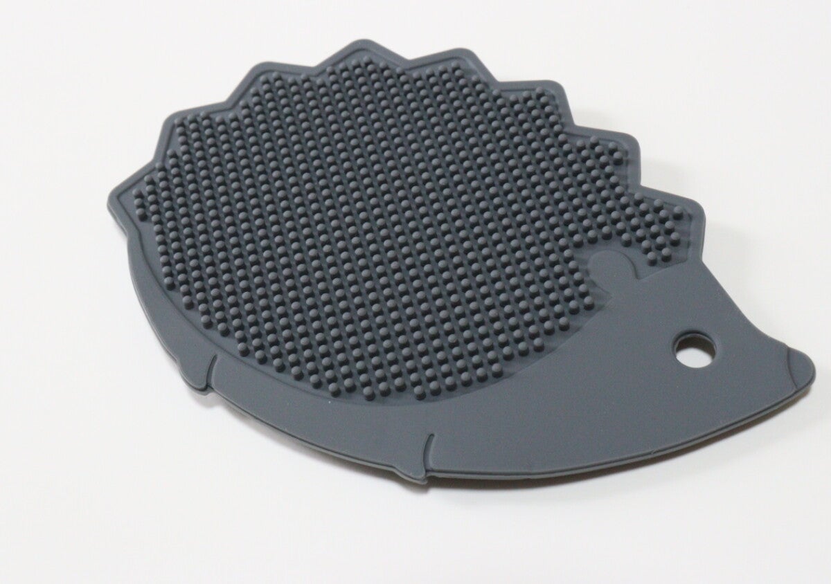 これがダイソーで100円！？「おしゃれな専門店みたい！」表と裏で使い分けられるブラシ