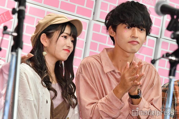 青木菜花、梶田冬磨さん(C)モデルプレス