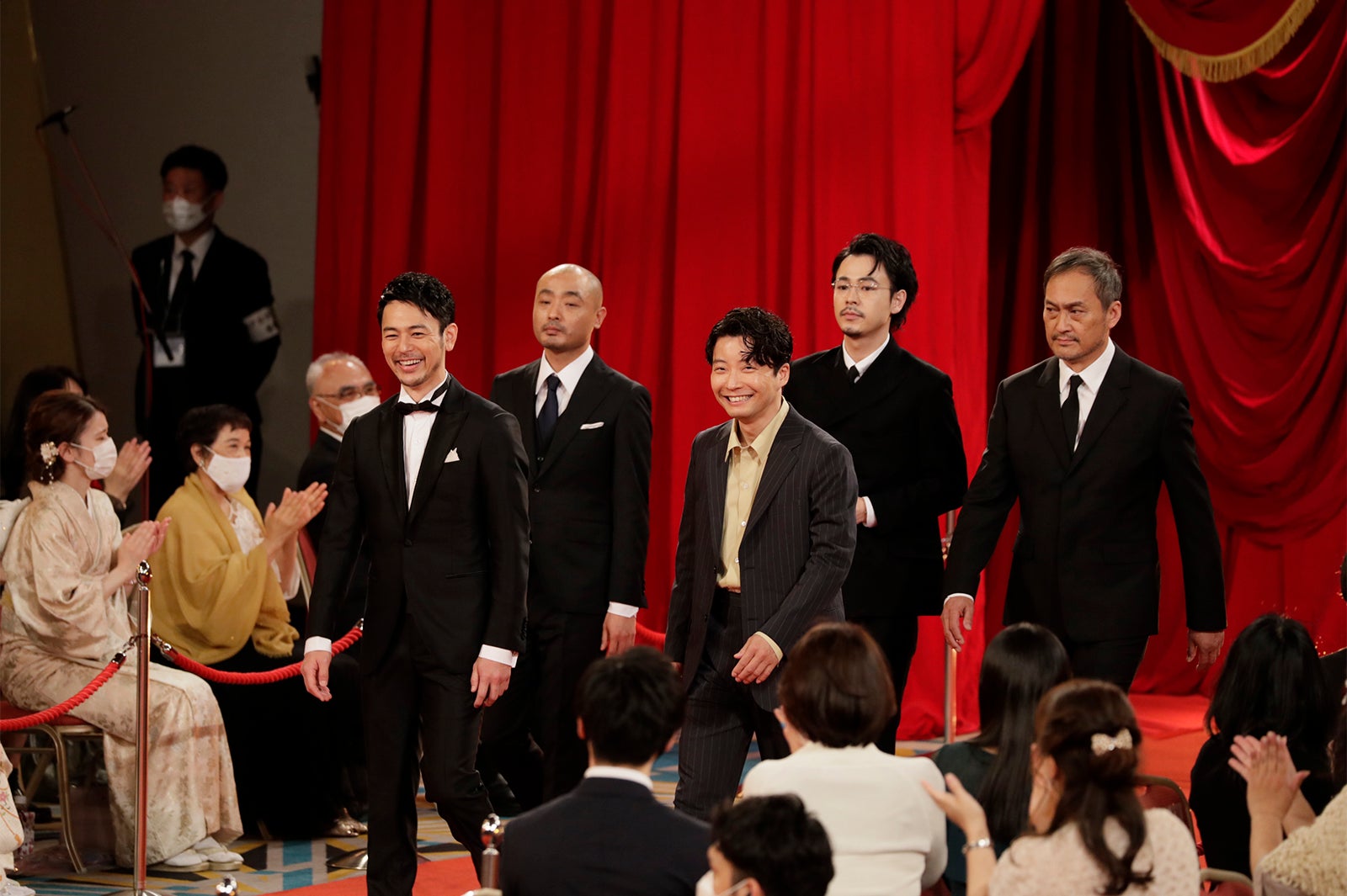 宇野祥平、妻夫木聡、成田凌、星野源、渡辺謙（C）日本アカデミー賞協会
