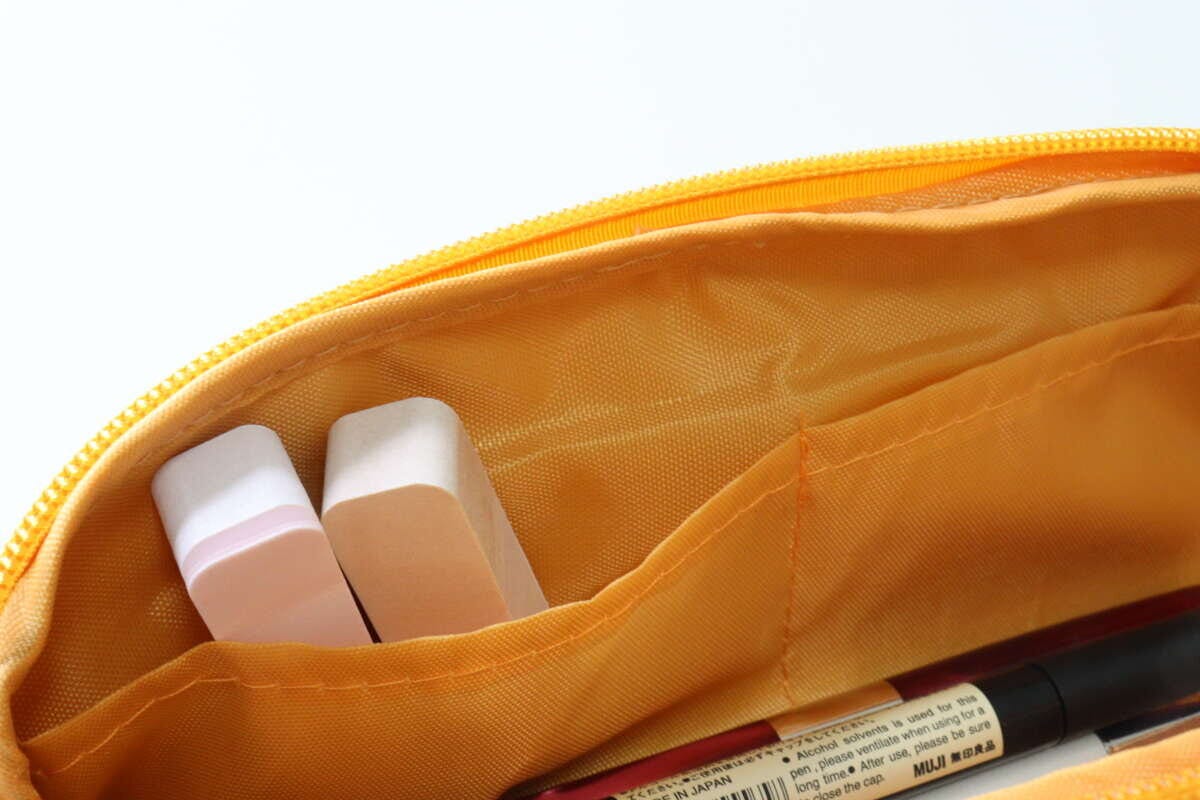 ユーティリティケース（ドナルドダック）　仕切り付きポケット