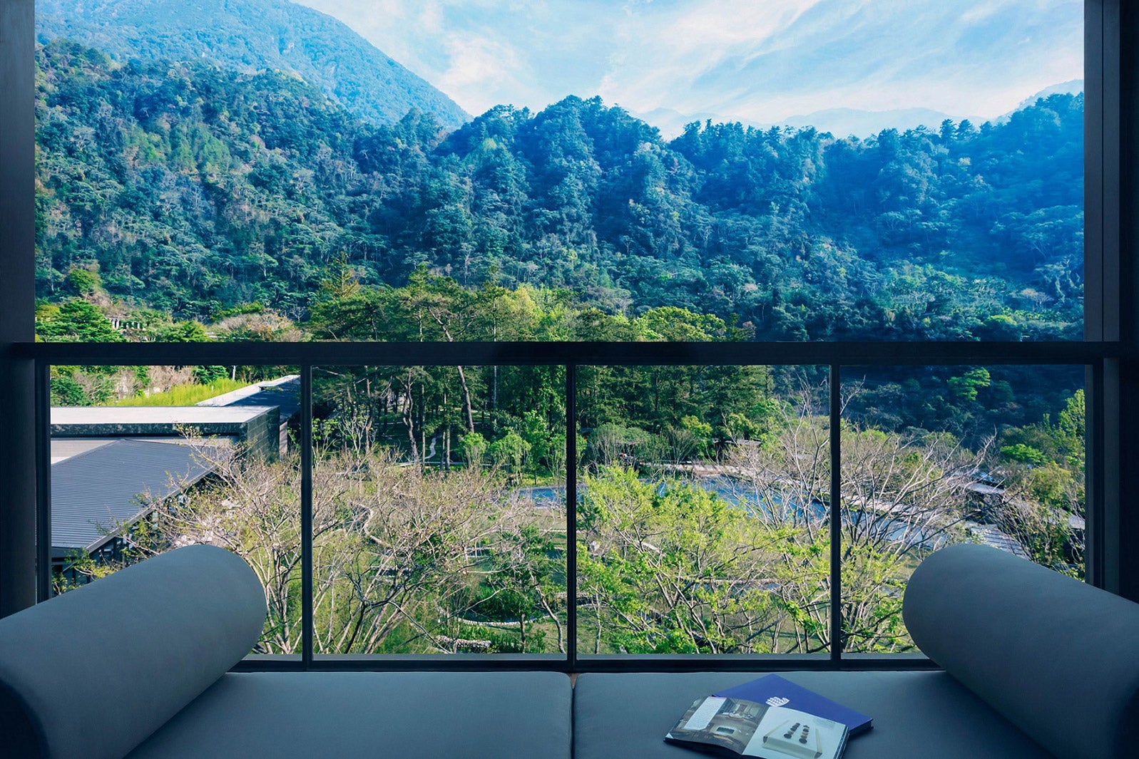 「風音」のテラス／画像提供：星野リゾート