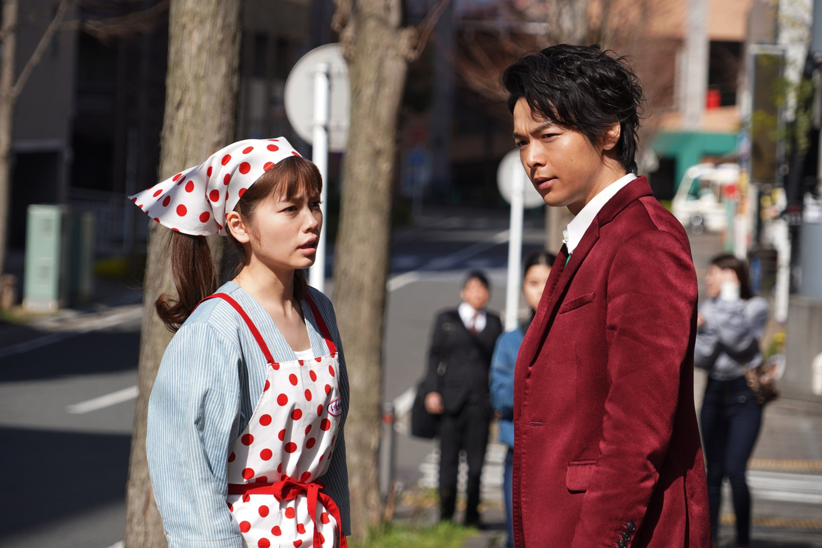 小芝風花、中村倫也／「美食探偵 明智五郎」第3話より（C）日本テレビ