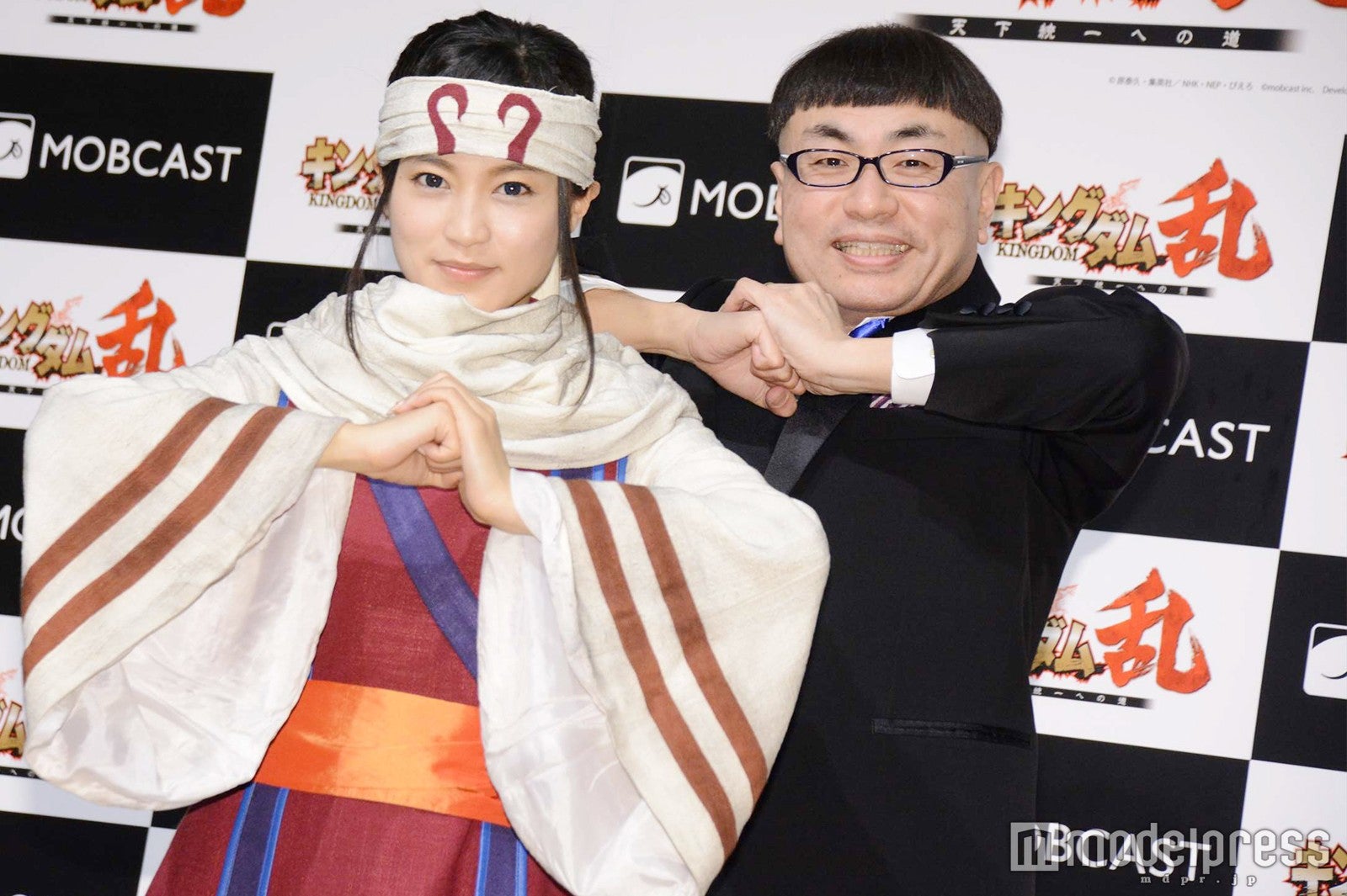 小島瑠璃子、イジリー岡田 （C）モデルプレス