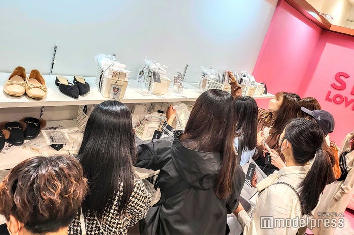 「SHEIN POPUP OSAKA」オープン初日の様子(C)モデルプレス