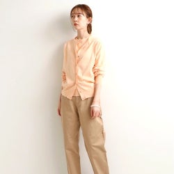 春も チノパン で大人のきれいめコーデを 21 レディースの合わせ方 モデルプレス 春も チノパン で大人のきれいめコーデを 21 レディースの合わせ方 モデルプレス