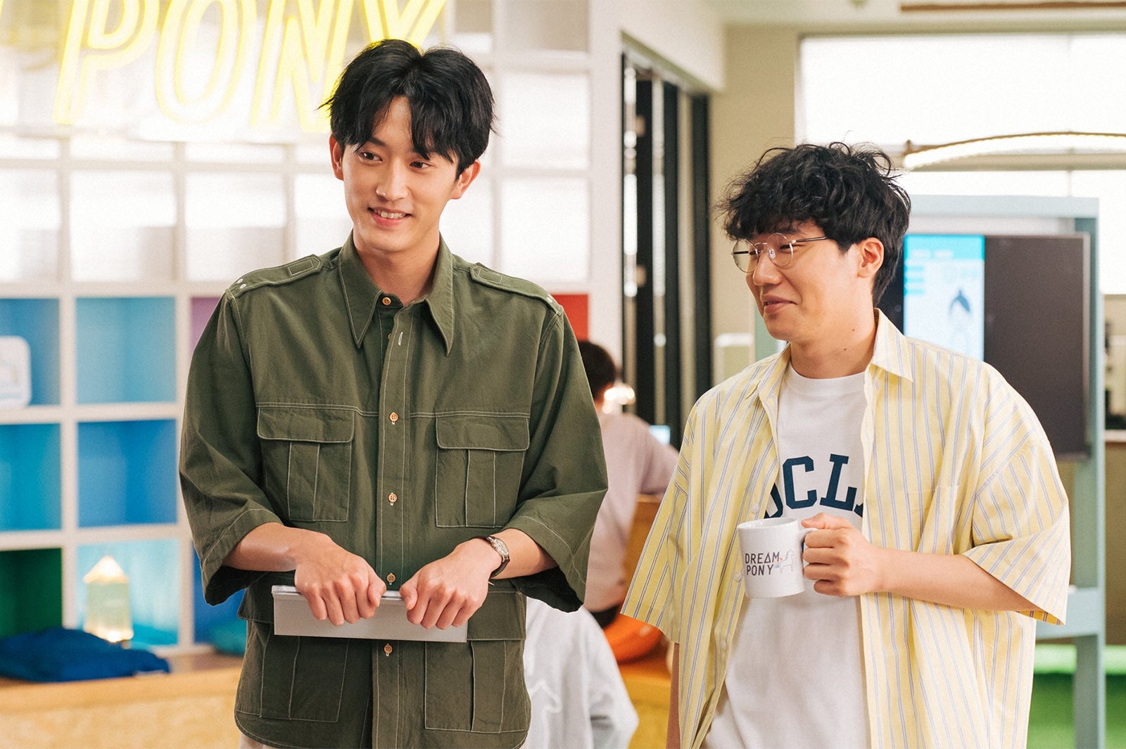 杉野遥亮、前原滉／「ユニコーンに乗って」第1話より（C）TBS／撮影：加藤春日