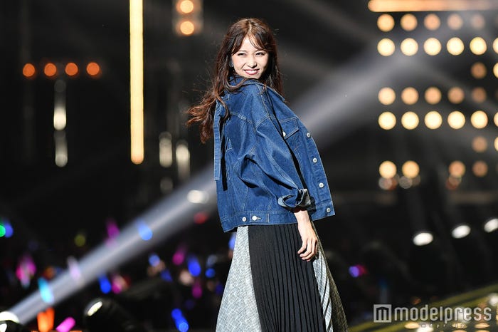 「第25回 東京ガールズコレクション 2017 AUTUMN/WINTER」に出演した石川恋 (C)モデルプレス