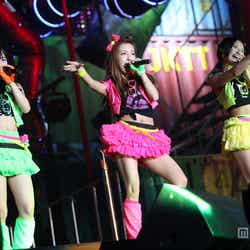 「AKB48 2013真夏のドームツアー~まだまだ、やらなきゃいけないことがある~」福岡公演1日目より(C)AKS