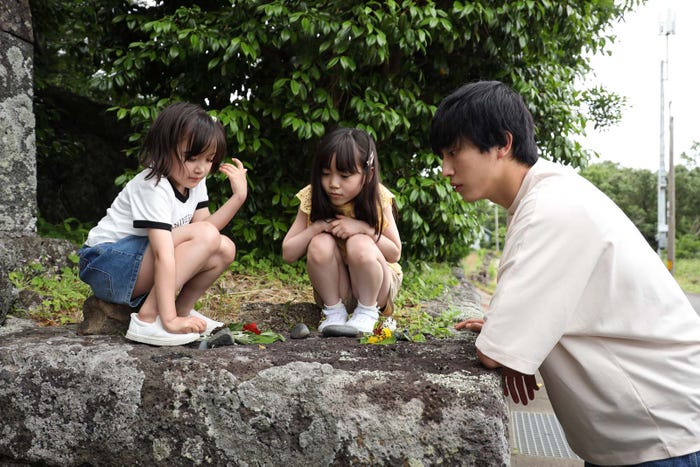 (左から)宮崎莉里沙、寺田藍月、杉野遥亮「ばらかもん」第7話より(C)フジテレビ