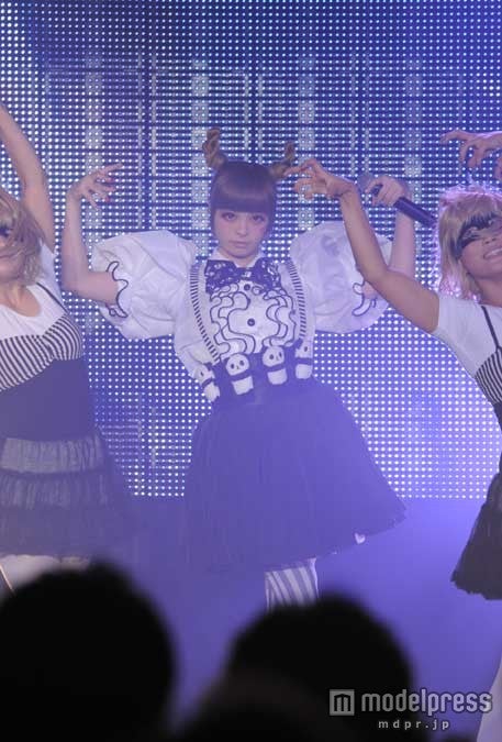ライブを行ったきゃりーぱみゅぱみゅ／「HARAJUKU KAWAii!! FES 2012」より