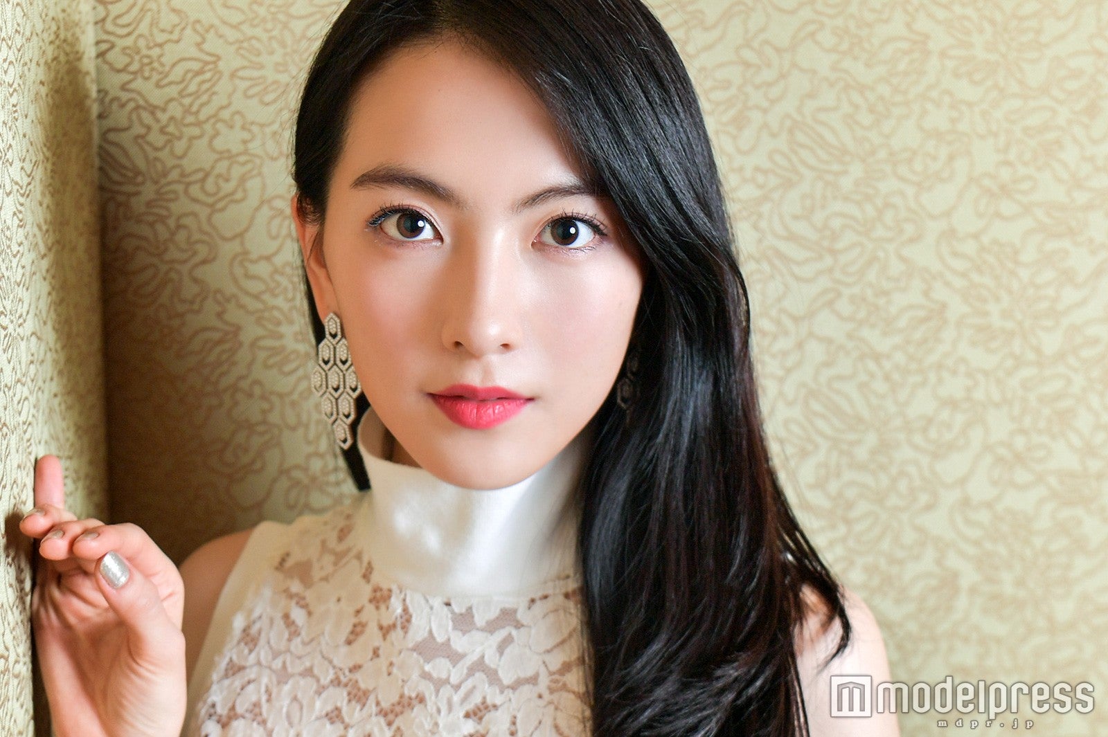 ＜知英・ドラマ初主演インタビュー＞「本当に試練を与えられた」1人7役、撮影の裏側は？過激な演技も話題