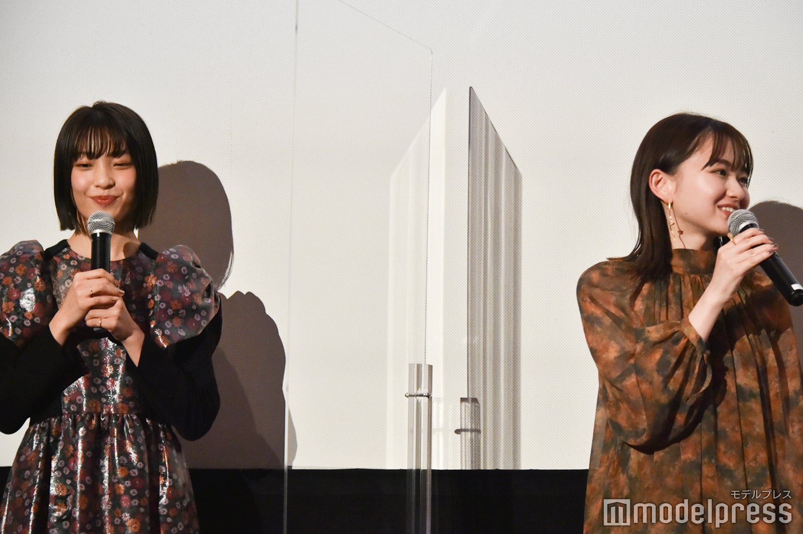 芋生悠、山田杏奈（C）モデルプレス