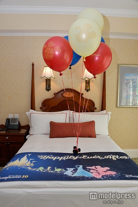 「10周年記念ギフト付ハッピリー・エバー・アフター・ルーム・デコレーション」