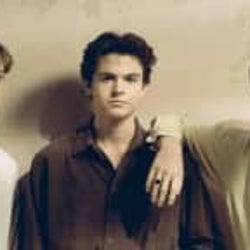 UKの3人組ニュー・ホープ・クラブ、デビュー・アルバム発売&来日公演も決定