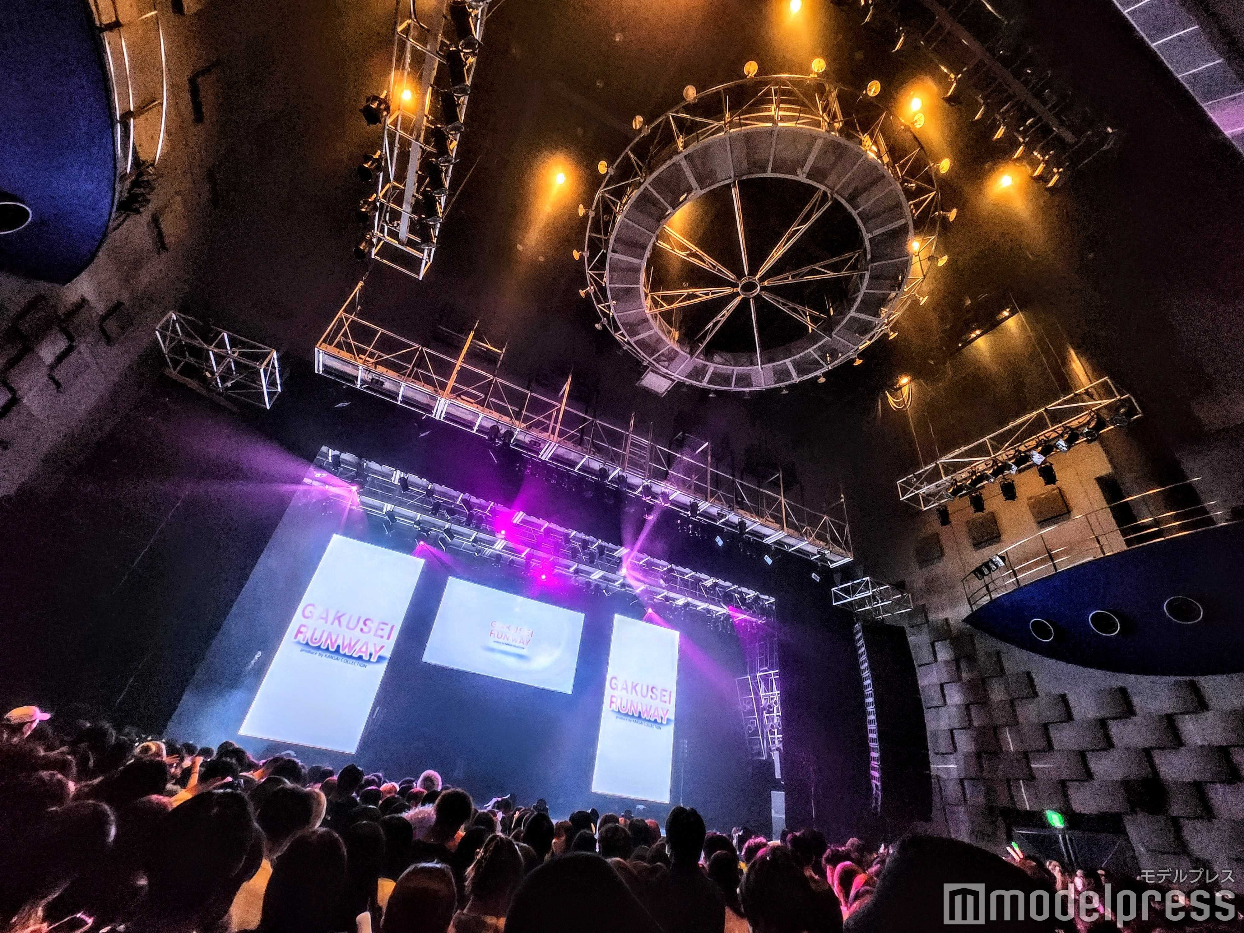 「GAKUSEI RUNWAY」内観（C）モデルプレス