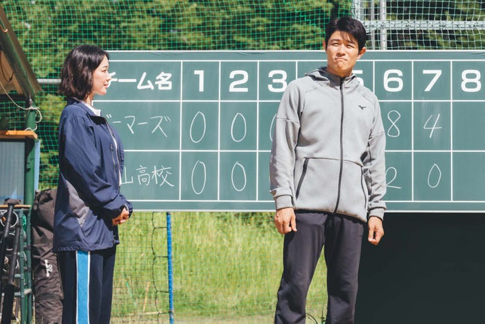 黒木華、鈴木亮平「下剋上球児」第1話より(C)TBS/撮影:ENO