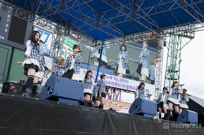 全9曲を熱唱したAKB48
