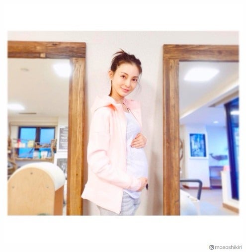 押切もえ、妊娠9ヶ月のふっくらお腹を公開「胎動すごいです」