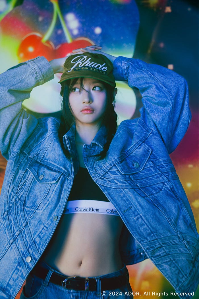 ハニ(C)2024 ADOR. All Rights Reserved.